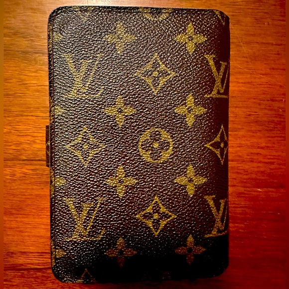 Louis Vuitton Wallet - Picture 2 of 14